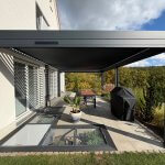 EGHUUN Pergola Mezzo, Louvered Roof, Electric and Remote Controlled photo review